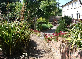 Courtyard HC No 8