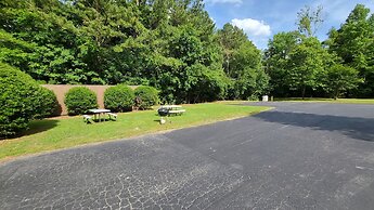 Stonewood Inn & Suites Carrollton - Smithfield