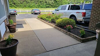 Stonewood Inn & Suites Carrollton - Smithfield