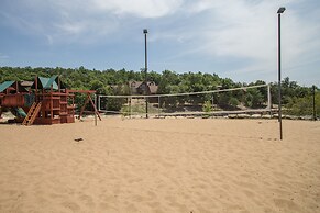 Sunset Bunker 3 Bedroom Condo by RedAwning