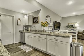 Sunset Bunker 3 Bedroom Condo by RedAwning