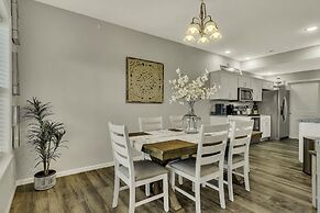 Sunset Bunker 3 Bedroom Condo by RedAwning