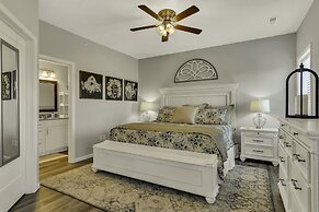 Sunset Bunker 3 Bedroom Condo by RedAwning