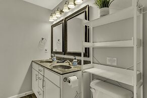 Sunset Bunker 3 Bedroom Condo by RedAwning