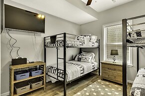 Sunset Bunker 3 Bedroom Condo by RedAwning