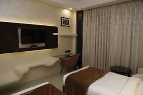 Udman By Ferns N Petals, Chattarpur