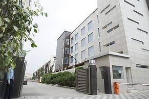 Udman By Ferns N Petals, Chattarpur