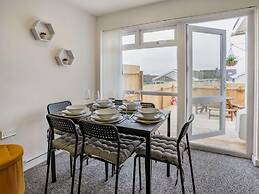 3-bed 5-6 Berth Modernised Bungalow!