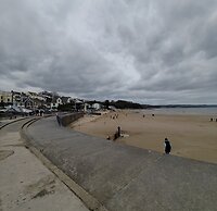 3-bed 5-6 Berth Modernised Bungalow!