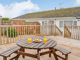 3-bed 5-6 Berth Modernised Bungalow!