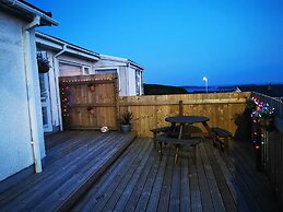 3-bed 5-6 Berth Modernised Bungalow!