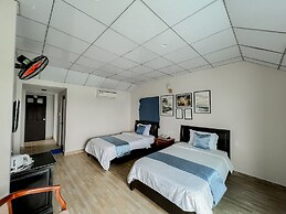 Hoi An Family Room with Swimming Pool