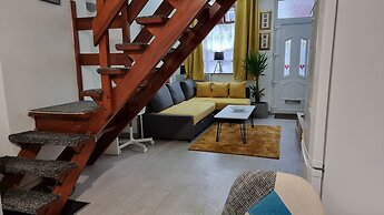 Cosy Stay in Stoke on Trent By Villazu