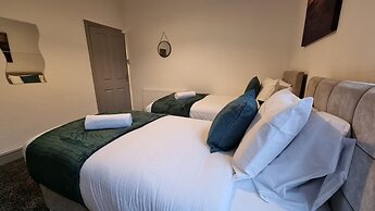 Cosy Stay in Stoke on Trent By Villazu