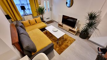Cosy Stay in Stoke on Trent By Villazu