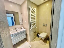 NEW Bright and Luxurious 2bds in Rd Malaga B10