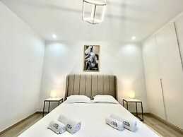 NEW Bright and Luxurious 2bds in Rd Malaga B10