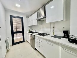 NEW Bright and Luxurious 2bds in Rd Malaga B10