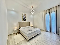 NEW Bright and Luxurious 2bds in Rd Malaga B10