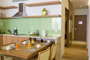 The Chic Apartment For Family