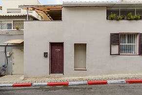 Duplex Lively Neighborhood by FeelHome