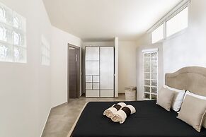 Duplex Lively Neighborhood by FeelHome