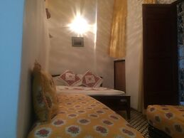 Family Room for 18 Peoples Sunny Riad Inside Medina Fes El Bali