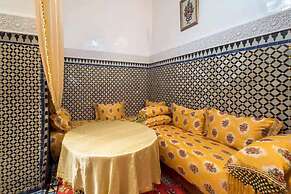 Family Room for 18 Peoples Sunny Riad Inside Medina Fes El Bali