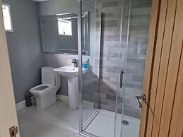 Maple 2 Bedroom Luxury Lodge in Mid Wales