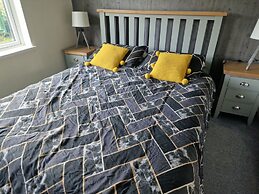 Maple 2 Bedroom Luxury Lodge in Mid Wales