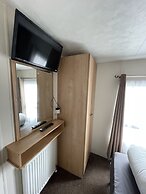 Impeccable 4-bed Caravan in Clacton-on-sea