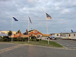 Impeccable 4-bed Caravan in Clacton-on-sea