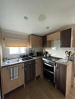 Impeccable 4-bed Caravan in Clacton-on-sea