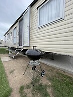 Impeccable 4-bed Caravan in Clacton-on-sea