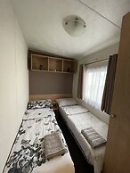 Impeccable 4-bed Caravan in Clacton-on-sea