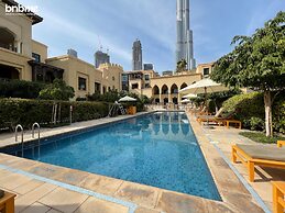 Pvt Hot Tub w Burj Khalifa View by Bnbme