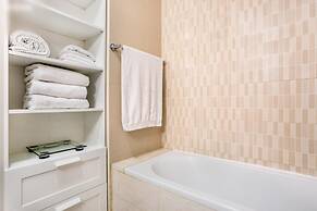 Breathtaking View 1 Bedroom Apt