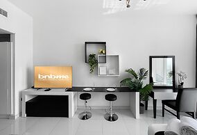 Elegant Studio Golf Course View Bnbmehomes