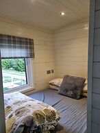 Glamping Hut - Riverview 5