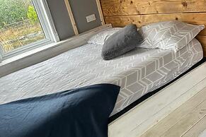 Large Glamping Hut - Riverview 13