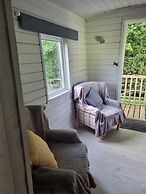 Glamping Hut - Riverside 6