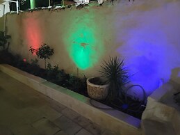 Maya Guest House-GermanColony&BahaiGardn