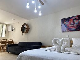 Maya Guest House-GermanColony&BahaiGardn