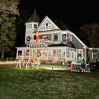 Four Winds Victorian Venue & Suites
