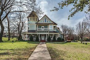 Four Winds Victorian Venue & Suites