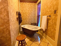 Four Winds Victorian Venue & Suites