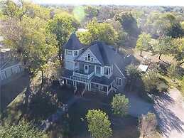 Four Winds Victorian Venue & Suites