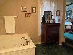Four Winds Victorian Venue & Suites
