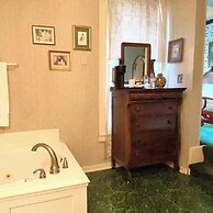Four Winds Victorian Venue & Suites