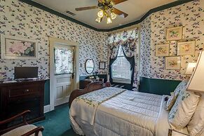 Four Winds Victorian Venue & Suites